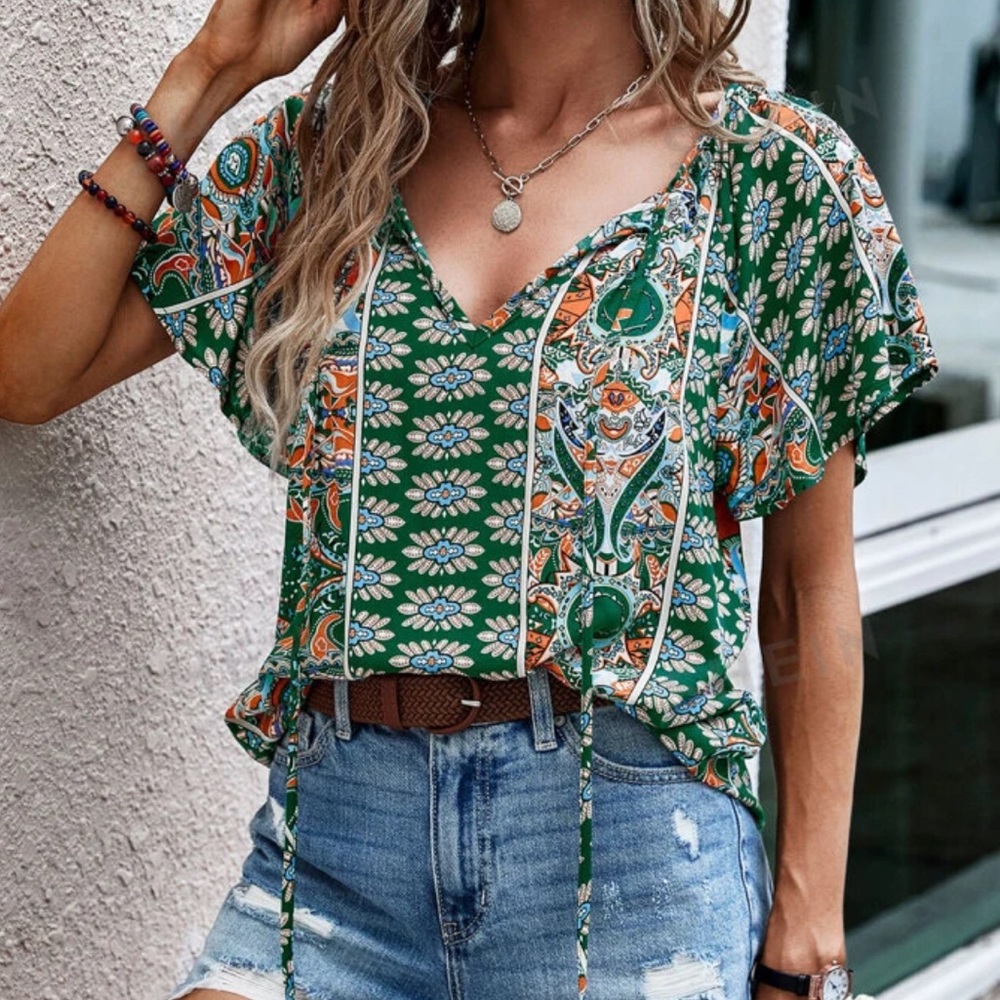 Floral fun pattern flutter sleeve top small
